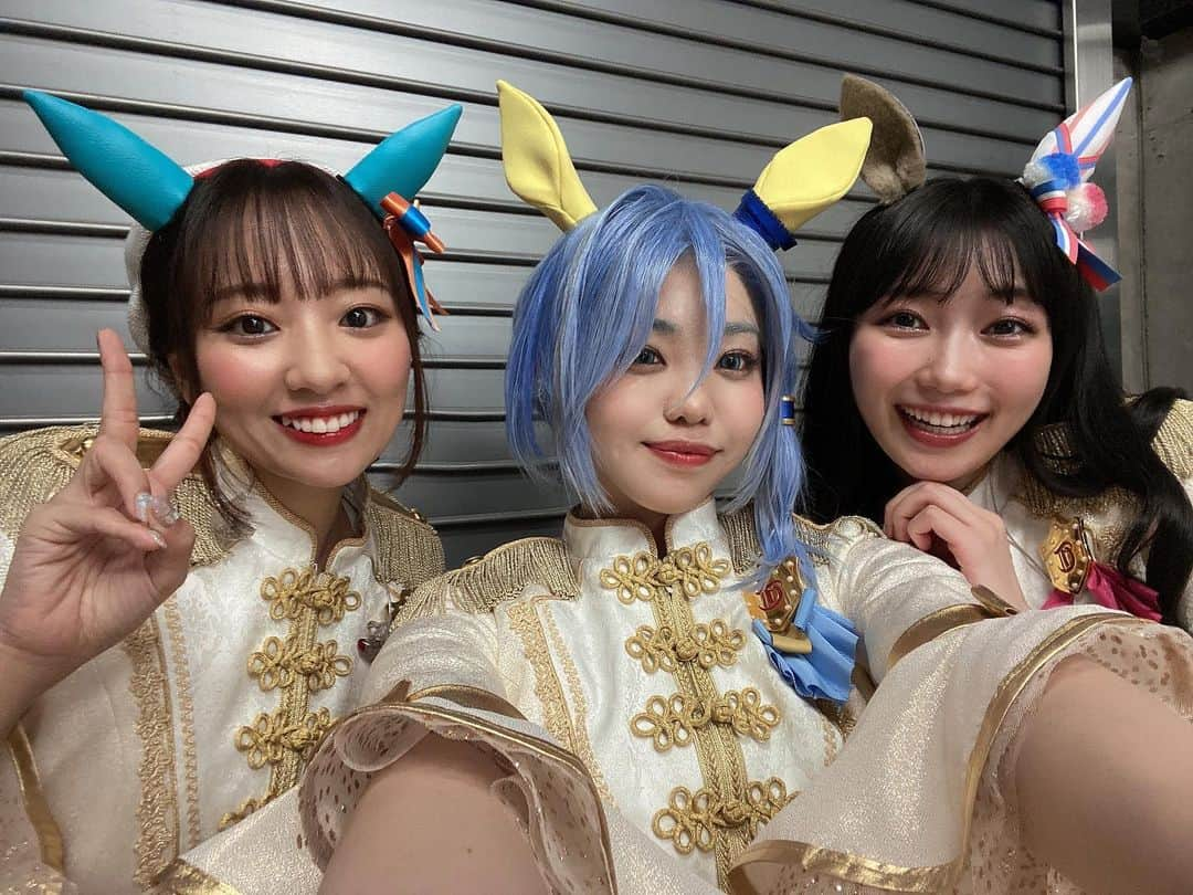 佐藤日向さんのインスタグラム写真 - (佐藤日向Instagram)「. #ウマ娘 プリティーダービー 『5th EVENT ARENA TOUR GO BEYOND -WISH- 』 Day1 横浜公演に #ケイエスミラクル 役で 出走させていただきました！ まさかまさかの舞台パートも😭👏 ライブを観にきたと思ったら突然パドック…？！ となった方も多かったと思います。笑 「公演中止になって観れなかったから嬉しかった」 「配信でしか観たことなかったけど生で見れた！」 そんな言葉を見かけるたびに "公演中止"という言葉に胸が苦しくなりながらも 約一万人の方の前で演じる機会をいただけて 本当に感謝の気持ちでいっぱいです。 終演後、舞台Blu-rayのアクセスが混雑していたと聞いて嬉しくて嬉しくて… まだまだ精進します！！！ そして再演という形でのリベンジ！したい！ . 今回キャストの皆さんと沢山話せて 人見知りなんかしてる場合じゃないわよ⁉️ と自分を鼓舞して行動したら お友達……と言っても良いのでしょうか…… お話できる子が急増して ご飯行こうの約束も増えて ちいかわのような鳴き声が出ます。嬉 またライブで会えますように！ そして私もまた出走できますように！」7月20日 13時26分 - sato._.hinata