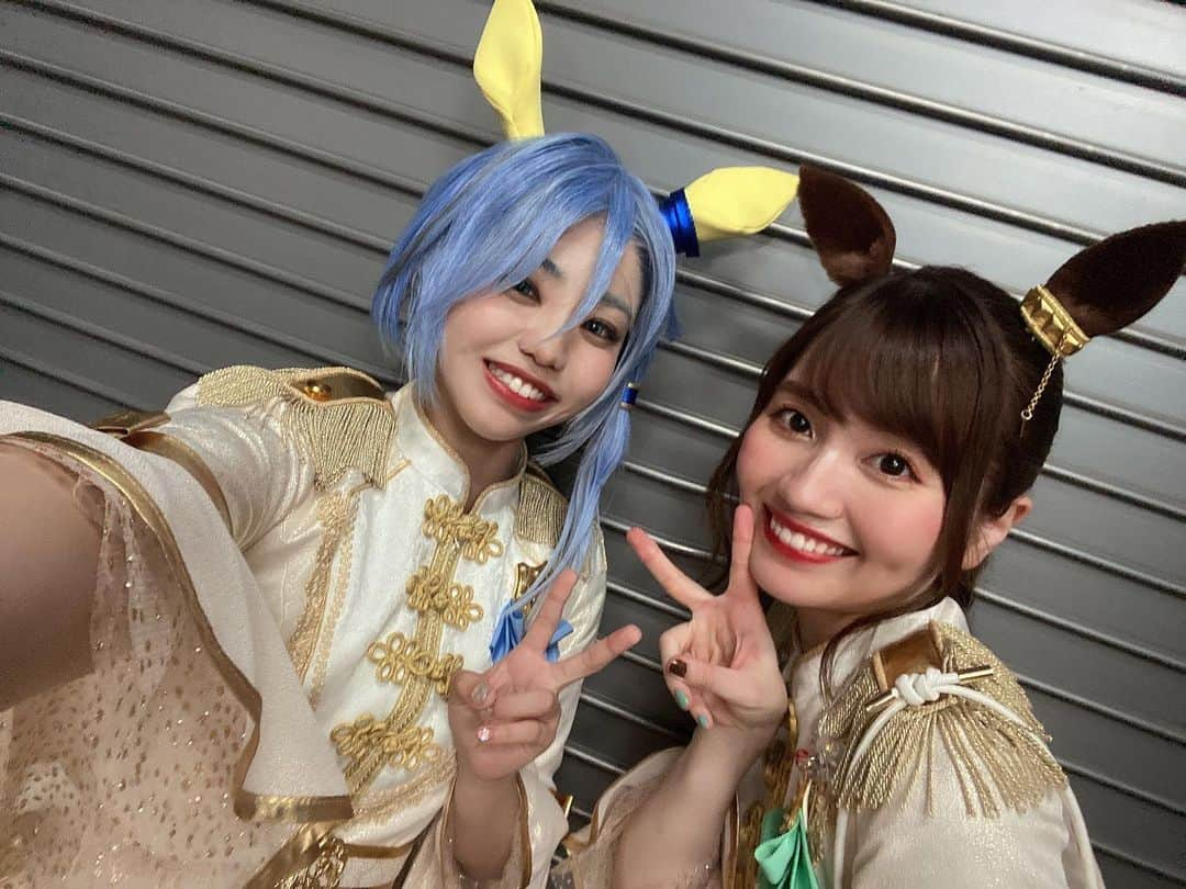 佐藤日向さんのインスタグラム写真 - (佐藤日向Instagram)「. #ウマ娘 プリティーダービー 『5th EVENT ARENA TOUR GO BEYOND -WISH- 』 Day1 横浜公演に #ケイエスミラクル 役で 出走させていただきました！ まさかまさかの舞台パートも😭👏 ライブを観にきたと思ったら突然パドック…？！ となった方も多かったと思います。笑 「公演中止になって観れなかったから嬉しかった」 「配信でしか観たことなかったけど生で見れた！」 そんな言葉を見かけるたびに "公演中止"という言葉に胸が苦しくなりながらも 約一万人の方の前で演じる機会をいただけて 本当に感謝の気持ちでいっぱいです。 終演後、舞台Blu-rayのアクセスが混雑していたと聞いて嬉しくて嬉しくて… まだまだ精進します！！！ そして再演という形でのリベンジ！したい！ . 今回キャストの皆さんと沢山話せて 人見知りなんかしてる場合じゃないわよ⁉️ と自分を鼓舞して行動したら お友達……と言っても良いのでしょうか…… お話できる子が急増して ご飯行こうの約束も増えて ちいかわのような鳴き声が出ます。嬉 またライブで会えますように！ そして私もまた出走できますように！」7月20日 13時26分 - sato._.hinata