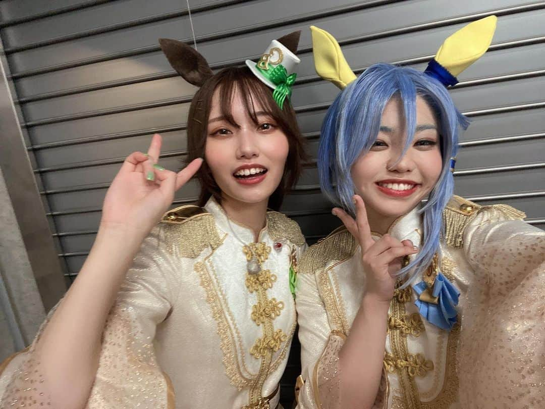 佐藤日向さんのインスタグラム写真 - (佐藤日向Instagram)「. #ウマ娘 プリティーダービー 『5th EVENT ARENA TOUR GO BEYOND -WISH- 』 Day1 横浜公演に #ケイエスミラクル 役で 出走させていただきました！ まさかまさかの舞台パートも😭👏 ライブを観にきたと思ったら突然パドック…？！ となった方も多かったと思います。笑 「公演中止になって観れなかったから嬉しかった」 「配信でしか観たことなかったけど生で見れた！」 そんな言葉を見かけるたびに "公演中止"という言葉に胸が苦しくなりながらも 約一万人の方の前で演じる機会をいただけて 本当に感謝の気持ちでいっぱいです。 終演後、舞台Blu-rayのアクセスが混雑していたと聞いて嬉しくて嬉しくて… まだまだ精進します！！！ そして再演という形でのリベンジ！したい！ . 今回キャストの皆さんと沢山話せて 人見知りなんかしてる場合じゃないわよ⁉️ と自分を鼓舞して行動したら お友達……と言っても良いのでしょうか…… お話できる子が急増して ご飯行こうの約束も増えて ちいかわのような鳴き声が出ます。嬉 またライブで会えますように！ そして私もまた出走できますように！」7月20日 13時26分 - sato._.hinata