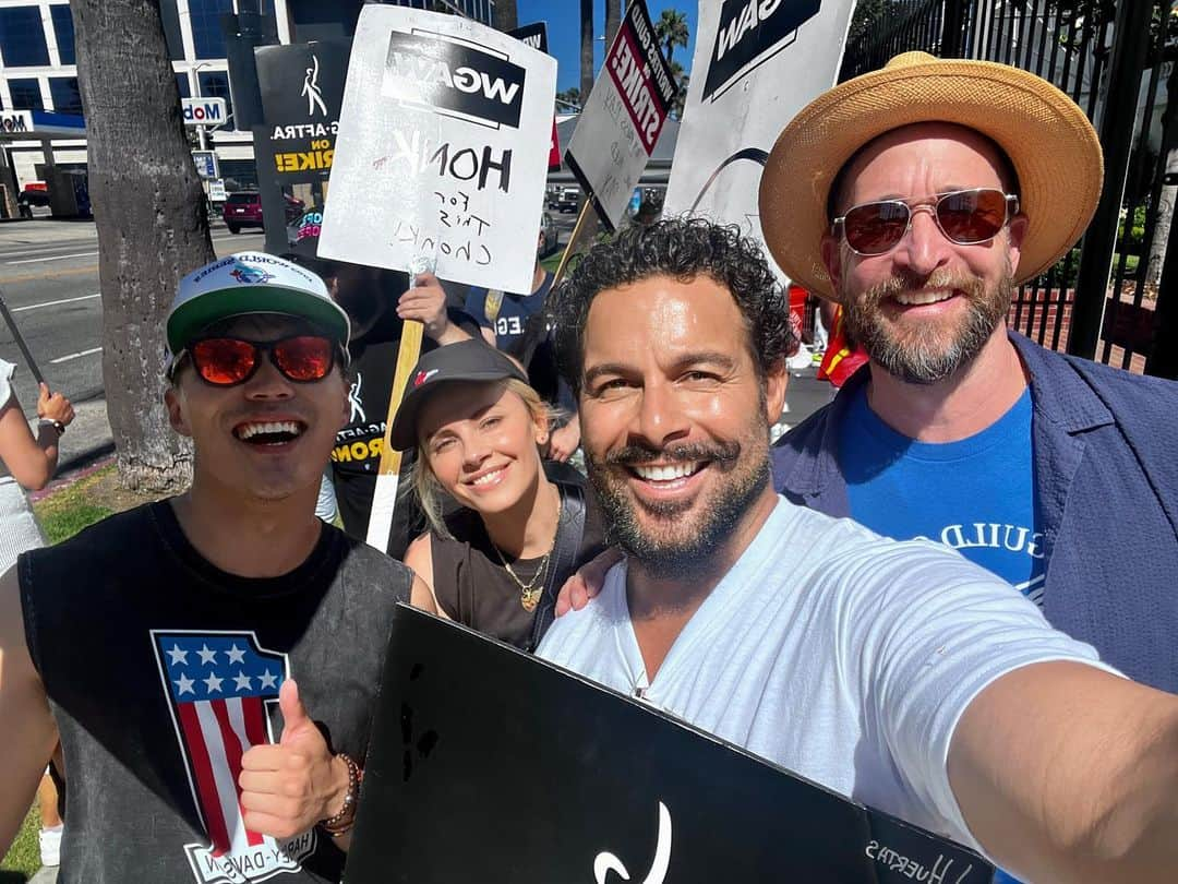 ジョン・ウエルタスさんのインスタグラム写真 - (ジョン・ウエルタスInstagram)「Another day of solidarity and camaraderie…something the AMPTP could learn from. We’re all supposed to be in this together…some of us are!  Like all these pals of mine! @therealnoahwyle @sarawyle @johnharlankim , my #generationkill brothers @ericladin @david_barrera @billy.bread.la @realmarcosanchez writers like @jackdolgen and even #IATSE with us like @stylismms  LFG!!! #sagaftrastrike #wgastrong」7月20日 4時37分 - jonhuertas