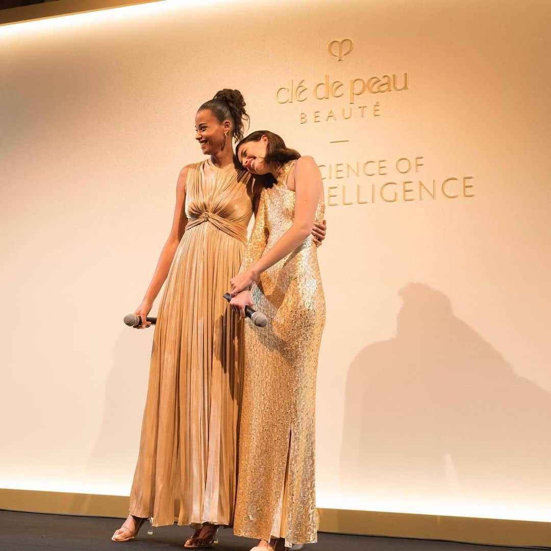 ダイアナ・シルバーズさんのインスタグラム写真 - (ダイアナ・シルバーズInstagram)「Spent the most amazing day in Tokyo a few weeks ago with my @cledepeaubeaute fam, celebrating #thescienceofskinintelligence with the lovely @ellabalinska. Concluded the day at a wonderful gala hosted by CPB, where we got to meet  the loveliest people from around the world and enjoyed some beautiful food and entertainment!♥️!」7月20日 4時51分 - dianasilverss