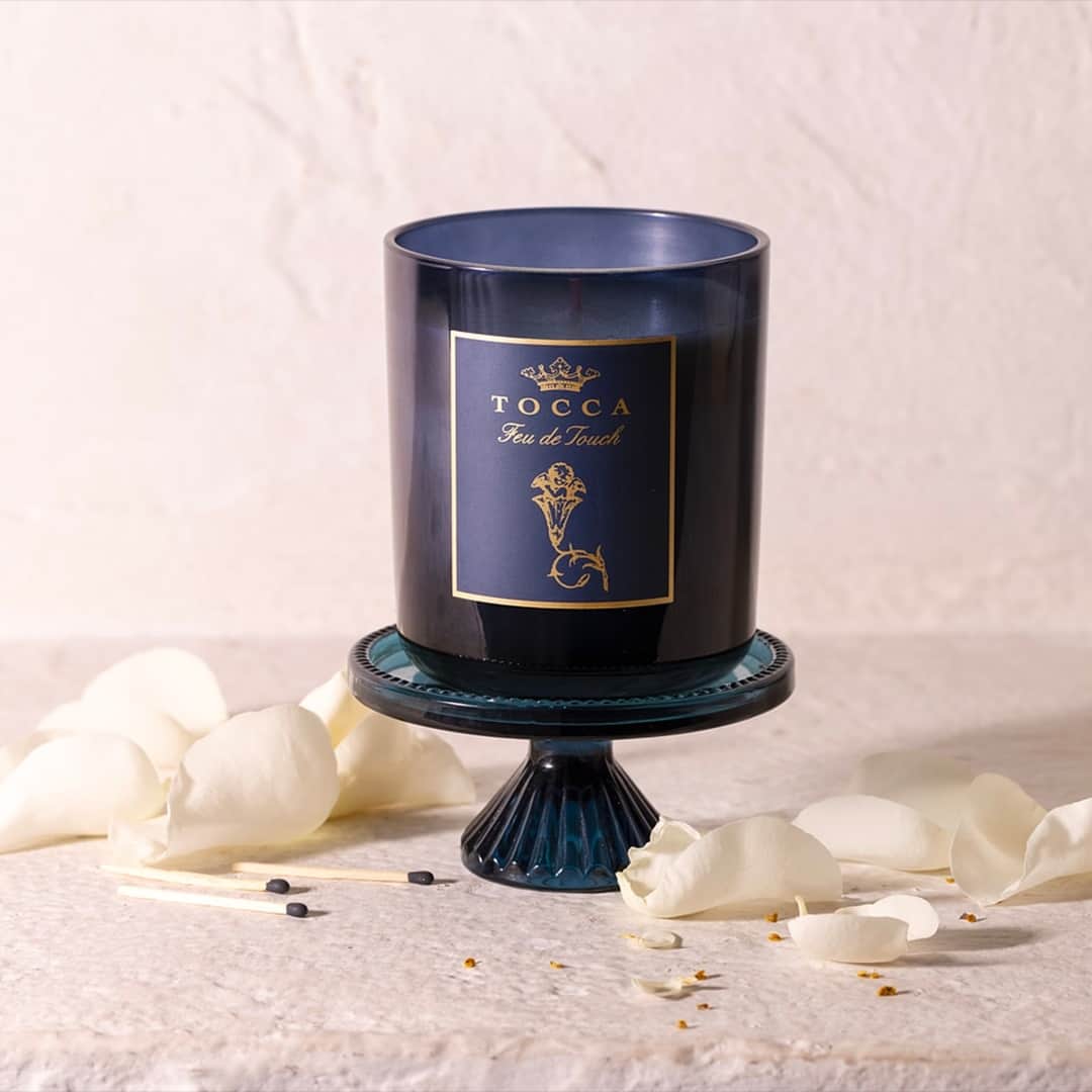 のインスタグラム：「Feu de Touch, with its opulent gardenia floral accord, embodies timeless elegance, creating an unforgettable ambiance in every corner of your home.⁠ ⁠ #TOCCA #LoveYourself⁠ _⁠ #TOCCAbeauty #TOCCAperfume #TOCCAFragrance #fragrance #eaudeparfum #perfume #perfumenotes #pretty #perfumery #finefragrance #timelessbeauty #european #handcraftedbeauty #adventure #beauty #candle #relax #unwind #selfcare #selfcareday #home #homefragrance #feudetouch」
