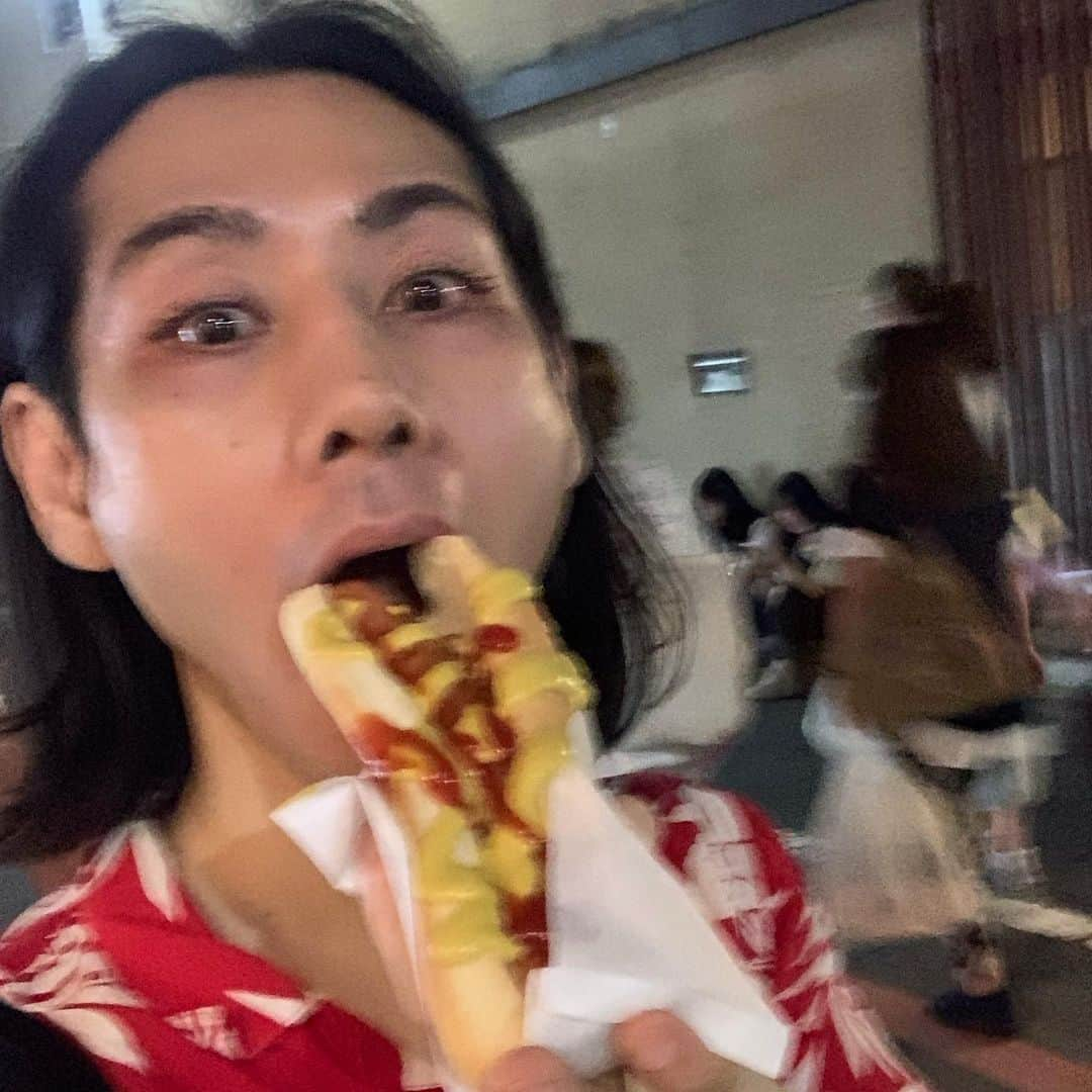 小林尊さんのインスタグラム写真 - (小林尊Instagram)「walking my dog🌭 ホットドッグの散歩！ Happy National Hot Dog Day」7月20日 5時16分 - kobayashitakeru