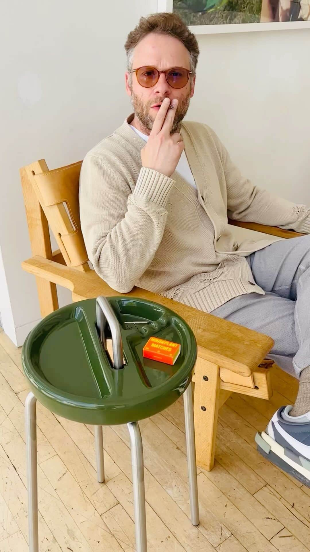 セス・ローゲンのインスタグラム：「The new Olive Green Side Table Ashtray. Available now at Houseplant.com」