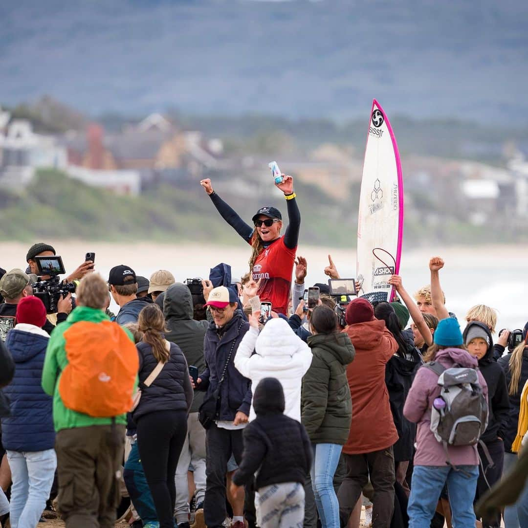 世界プロサーフィン連盟（WSL）さんのインスタグラム写真 - (世界プロサーフィン連盟（WSL）Instagram)「From Final 5 clinching to Olympic provisional qualification, the #CoronaOpenJBay brought the best of the 2023 Season into the spotlight. Congrats to @filipetoledo and @lakeypeterson!  Onto the Shiseido #TahitiPro!  @ethan_ewing @picklummolly」7月20日 6時33分 - wsl