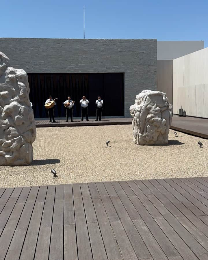 松久信幸のインスタグラム：「Nobu Residence opens in Los Cabos. @nobuloscabos @nobuhotels  #nobuintown  Thank You everyone ❤️」