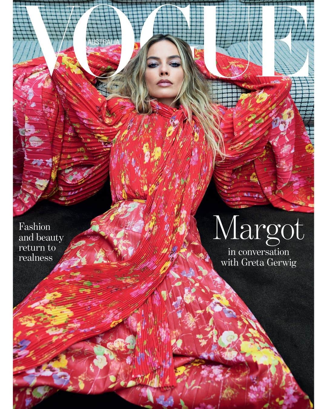 Vogue Australiaさんのインスタグラム写真 - (Vogue AustraliaInstagram)「#MargotRobbie is our August cover star! Today, one of the most hotly-anticipated films of the year, the #BarbieMovie, premieres in cinemas. Things don’t get bigger than right now for Robbie, and for the actor's fourth #VogueAustralia cover, we sat in on an exclusive conversation with her and director, #GretaGerwig on the movie we’ve all been waiting for, because, in their words: “Barbie is everything.”  Read their cover story, and get a sneak peek into Robbie’s cover shoot from our upcoming August issue—on sale Monday, July 31—at the link in bio.  #MargotRobbie wears @balenciaga shirt, skirt, and shoes.  Styled by @ChristineCentenera, photographed by @mario_sorrenti, words by @HannahRoseRose, Hair by @shayashual, make-up by @patidubroff, manicure by @honeynailz, set design by @philipphaemmerle, talent director @Rikki_Keene, production by #Hest Inc, @CharlotteMelissaRose」7月20日 7時00分 - vogueaustralia