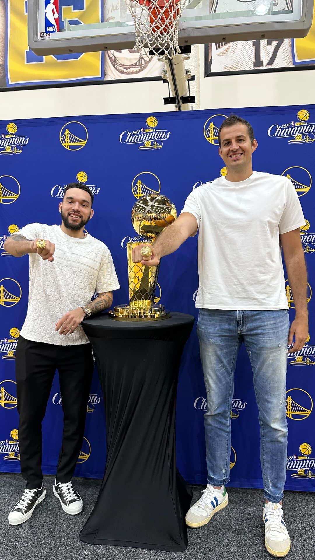 ゴールデンステート・ウォリアーズのインスタグラム：「2022 Champs Chris Chiozza & Nemanja Bjelica received their championship rings during a surprise appearance at @gswacademy」