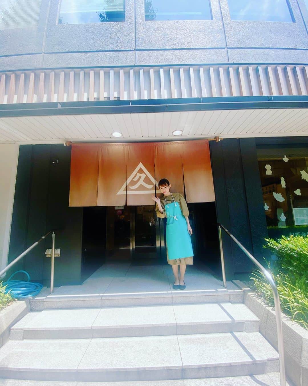 のインスタグラム：「ずっと行きたかった小津和紙さん🔖✨ 娘の学校のお友達と紙漉き体験をしました🎵優しく教えてくださり、子供達も紙漉きからデザインまで楽しんでくれました。和紙に触れて優しい心になれたので、夏休みこのままこの気持ちでいかせてー！！（切実）🌻🍉💦」