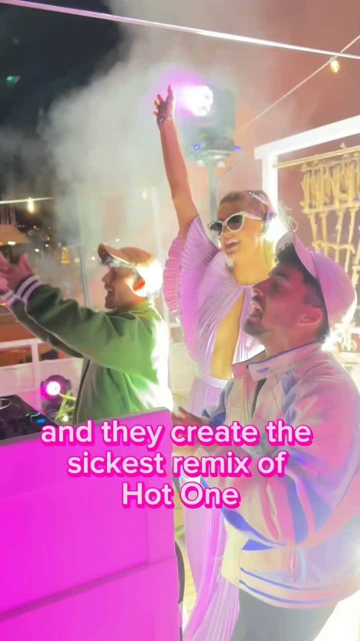 パリス・ヒルトンのインスタグラム：「OBSESSED with the new @Altego_Music remix of my song Hot One!! 🔥 💗  The perfect vibe for my #SummerOfSliving 🥳 #iconsOnly ✨」