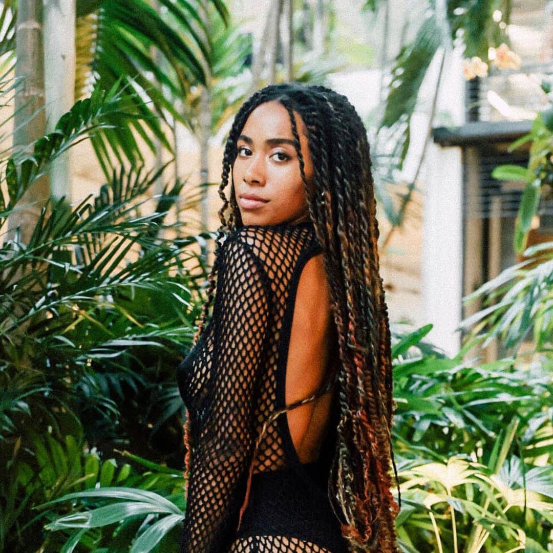 Herizen Guardiolaのインスタグラム：「Thank you for having me @ferragamo and  @_maximiliandavis_  for this beautiful dress ✨🖤  📸 @ysaperez」