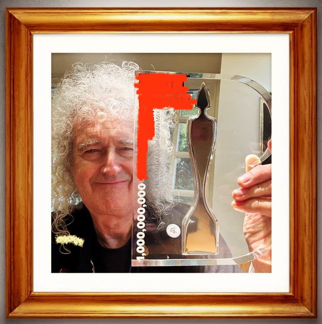 ブライアン・メイのインスタグラム：「What’s this ? Un-redacted version embargoed til 10am ………..TODAY !  Bri」