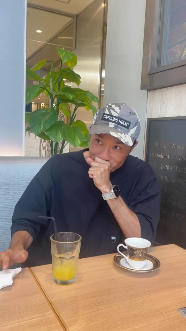 末續慎吾のインスタグラム：「⁡ 久しぶり。 ⁡ ⁡ 終わらない熱いシリーズ。 ⁡ ⁡ 無限♾ ⁡ ⁡ アース。 ⁡ ⁡ #アチ#温冷で舌がバグった風#オレンジジュースとコーヒー#夏はこれから」