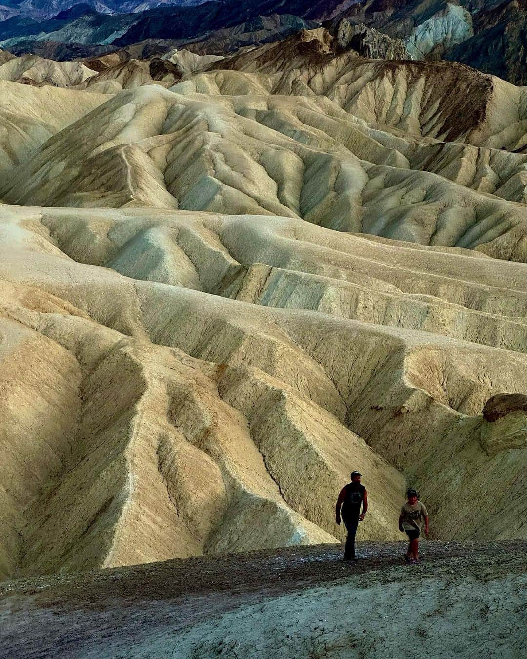 タック・ワトキンスさんのインスタグラム写真 - (タック・ワトキンスInstagram)「Death Valley is a ghost town in mid-July. 🌵💀🌵 #118°InTheShade」7月20日 13時37分 - tucwatkins