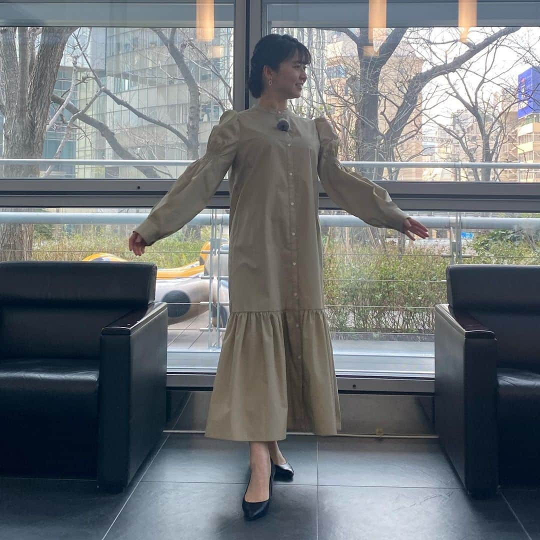 宮崎由衣子さんのインスタグラム写真 - (宮崎由衣子Instagram)「2023.3.7(火) #日本テレビ 「  #バゲット 」 @baguette_ntv  #衣装  #ワンピース @opaque.clip さま  ★ #コーディネート　→　#スタイリスト　さま ★ #ヘアアレンジ　→　#日テレ　#ヘアメイク　さま  #気象予報士  #お天気キャスター #153cm  #低身長コーデ　　　 #今日の服　#今日のコーデ　#大人コーデ #今日の衣装　#テレビ衣装　#衣装提供 #ミディアムヘア  #ミディアムヘアアレンジ #くせ毛　 　 #japanese #ootd #weatheranchor  #기상캐스터　#氣象主播  超時間差投稿失礼しました💦」7月20日 13時43分 - wm_yuitea