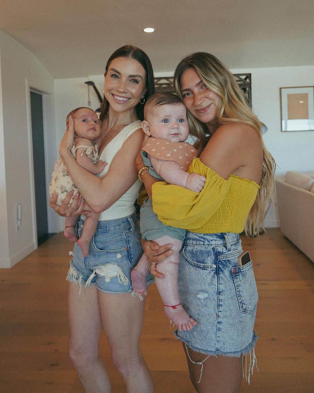 ジェナ・ジョンソンのインスタグラム：「Meeting Nikita 💞  Future ballroom partners in the making 🥹」