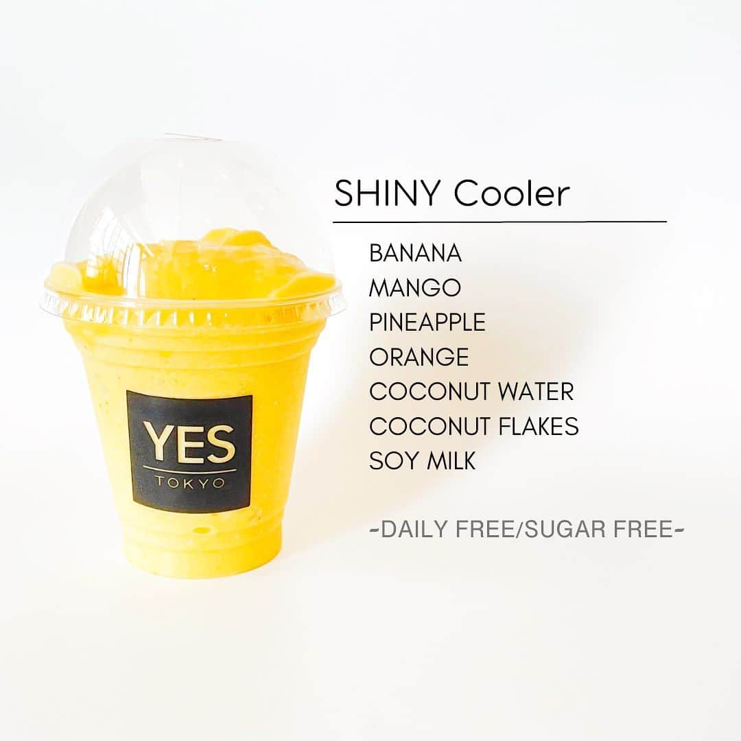 YES TOKYOのインスタグラム：「⁡ ⁡ ⁡ 【SEASONAL MENU -SHINY Cooler-】 ⁡ ⁡ いつも、YES TOKYOをご利用頂きありがとうございます☺︎ ⁡ 本日は、季節限定のSEASONAL MENUとして販売しております【SHINY Cooler】のご紹介です！ ⁡ ⁡ 【SHINY Cooler】 バナナ・パイナップル・オレンジ・マンゴー・ココナッツウォーター・豆乳・カシューナッツ・ココナッツロング ⁡ これからの本格的な夏シーズンに向けて、トロピカルな味わいをお楽しみいただけるスムージーをご用意いたしました！ ⁡ バナナとパイナップル、オレンジをベースにし、スッキリとした甘みの中にココナッツでアクセントをつけてます。 ⁡ お好きなプロテインをお選びいただけますので、トレーニング前後にも是非お試しください！ ⁡ 天然のスポーツドリンクとも言われるほどのココナッツウォーターには、ミネラルが豊富に含まれています。 また、むくみの原因となるナトリウムを体外に出しやすくする効果があり、むくみの解消に役立ちます！ ⁡ ダイエット中のおやつ代わりや、小腹が空いた時にも大変お勧めです☺︎ ⁡ -こんな方にオススメ- ✔︎ダイエット中の方 ✔︎小腹が空いた時に市販のお菓子ではなく手軽に満腹感を感じたい方 ✔︎消化不足を感じやすい方 ✔︎食欲が低下している方 ⁡ 季節限定の商品でございます。 是非この機会にお試しください。 （店頭または、オンラインショップよりご購入頂けます。） ⁡ ⁡ 何かご不明な点がございましたら、お気軽にお問い合わせください。 ⁡ 【お問い合わせ】 ■中目黒店 ☎︎：03-3760-4717 ⁡ ■二子玉川店 ☎︎：03-6447-9663 ⁡ ⁡ ⁡ @yestokyo @yescbd_japan #yestokyo #yoga #cbd #coldpressedjuice #yescbd #ヨガ #コールドプレスジュース #ジュースクレンズ #クレンズジュース #中目黒 #二子玉川 #代官山 #福岡 #渋谷 #横浜 #ダイエット #ファスティング #ダイエットメニュー #cbdオイル #ダイエットプログラム #腸活 #断食 #断食ダイエット #ビーガン #スープクレンズ #全国配送 #ギフト #ケータリング」