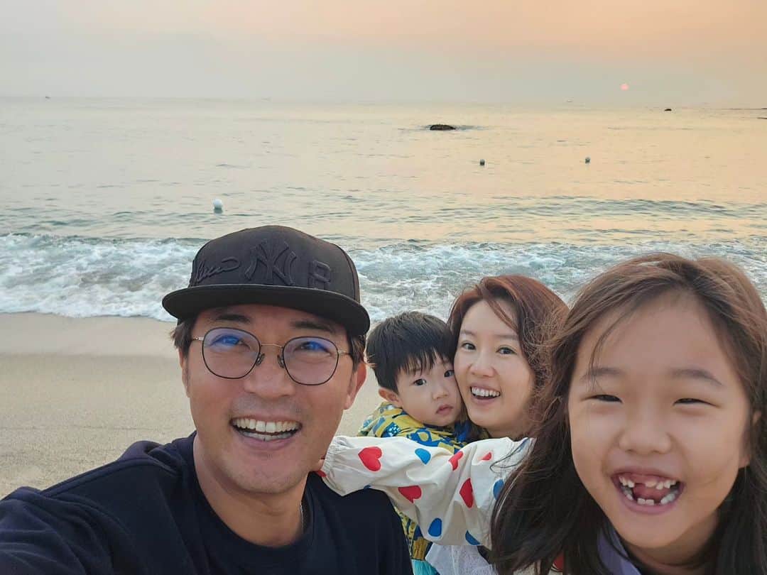 のインスタグラム：「#강릉#동해바다##사천항#일출 #am#5시#18분  좋은 기운 받으세요^^~~~~」