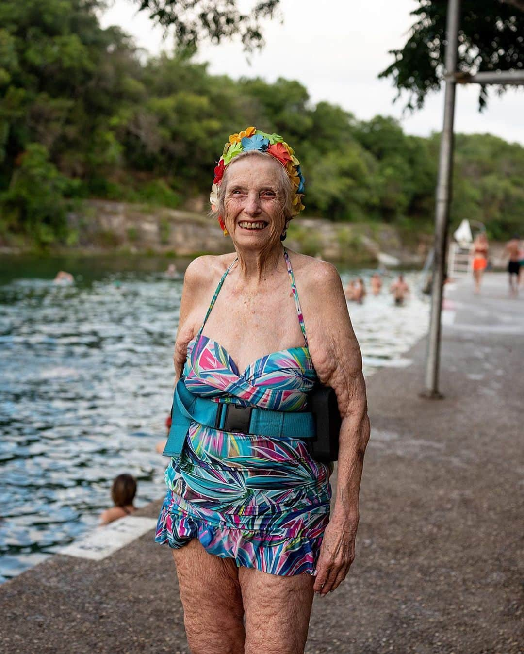 ニューヨーク・タイムズさんのインスタグラム写真 - (ニューヨーク・タイムズInstagram)「Barton Springs Pool, whose cool, natural waters have created summer memories for generations in Austin, Texas, has become an important refuge during the current heat wave.  When Austinites talk about Barton Springs, they do so in almost spiritual terms. “It’s very much a sacred place,” said Kim McKnight, manager of historic preservation and tourism for the city’s Parks and Recreation Department. “I recognize not everybody goes there, but for those who do they can’t imagine life without it.”  A part of the Austin landscape since the early 20th century, the pool is so beloved that residents resorted to near rebellion to save it from developers in the 1990s. Marriages and funerals are regularly held on its grassy banks.  In Austin, where temperatures as high as 107 were forecast to persist through much of the week, the cars kept pulling into the parking lot at the springs, where the water temperature — winter or summer — averages a comfortable 68 to 71 degrees.  Read more about this Austin oasis at the link in our bio. Photos by @ilanapl」7月20日 9時00分 - nytimes