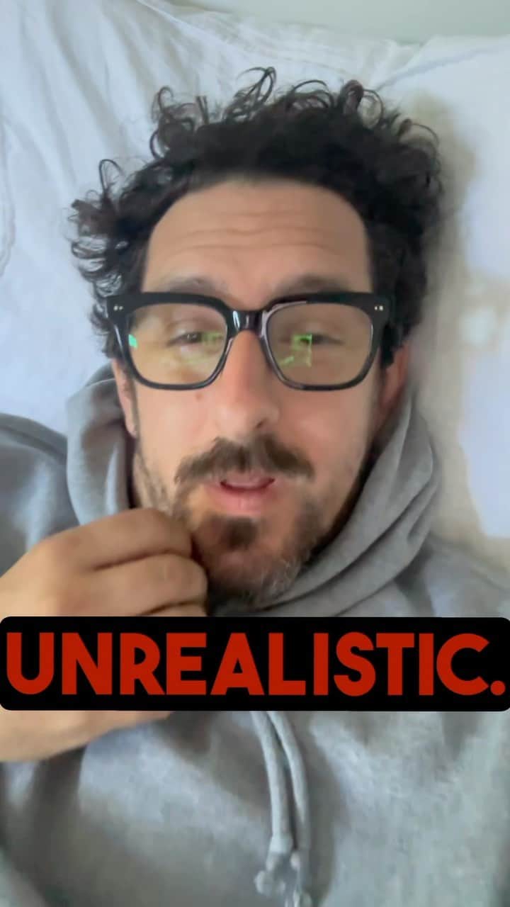 アダム・シャピロのインスタグラム：「Some thoughts about the strike as we, our @sagaftra family, are just getting started out here on the picket lines. There’s no group I’d rather be out there with than the tribe of actors. #sagaftrastrong」