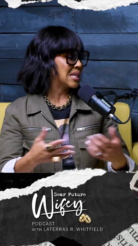 エリカ・キャンベルのインスタグラム：「When marrying someone, you're also marrying their family. Navigating those relationships effectively is crucial to the health of building the familial structure. @imericacampbell shares how intentional she and Warren were in merging their two families in today's episode titled, "In-Laws or Outlaws."」
