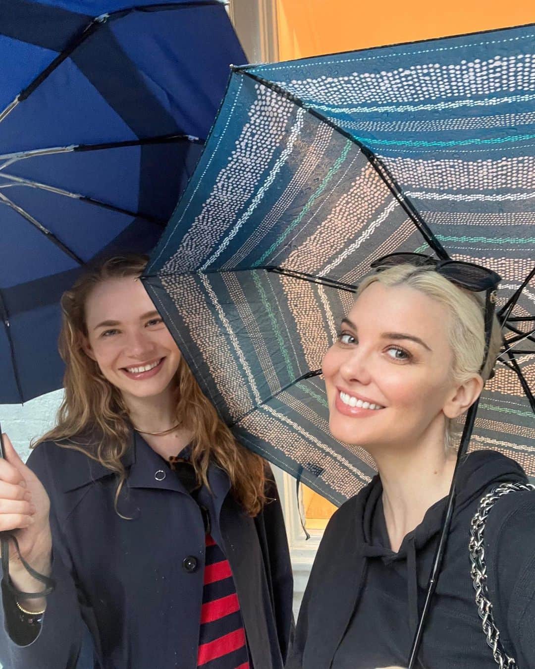 エミリー・シアーズさんのインスタグラム写真 (エミリー・シアーズInstagram)「🗽」7月20日 10時55分 emilysears