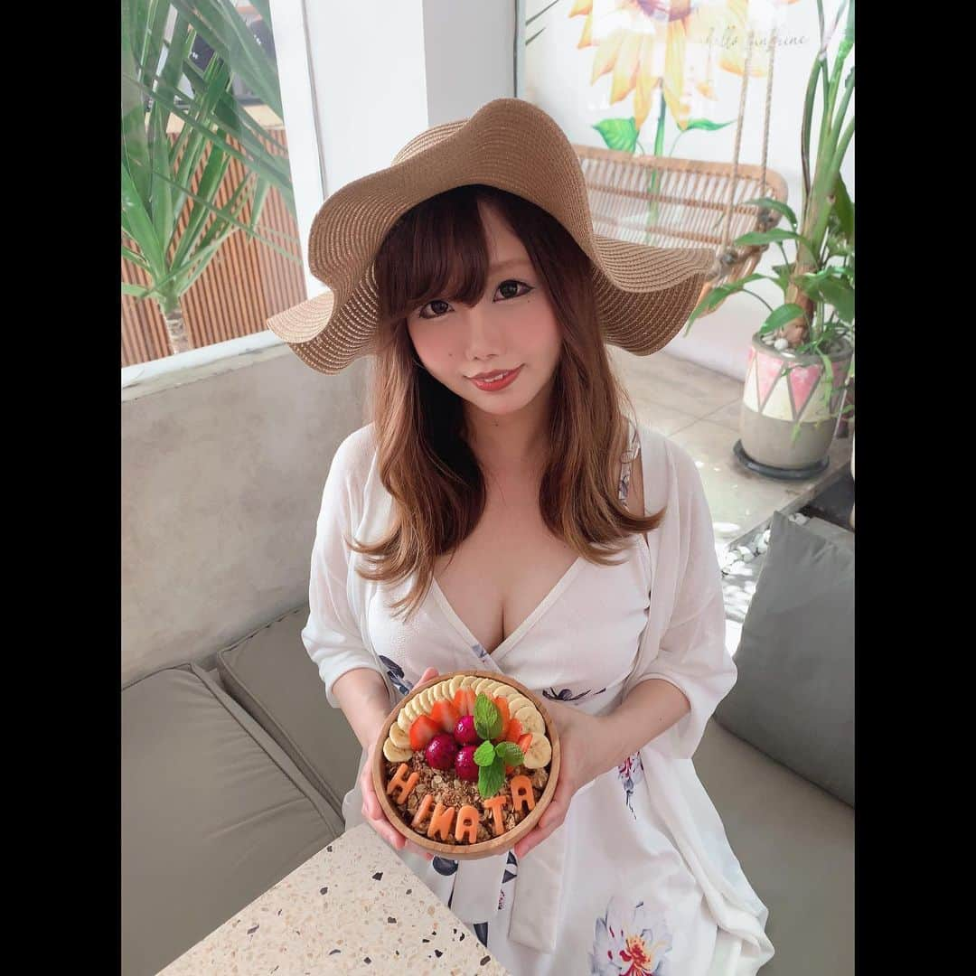 瀬乃ひなたさんのインスタグラム写真 - (瀬乃ひなたInstagram)「スムージーボウル🥣 初めて食べたけど美味しかった✨ . . . . .  #カフェ　#cafe #かふぇ  #かふぇすたぐらむ #バリ　#baliindonesia #bali #バリカフェ  #バリcafe 　　　#たべすたぐらむ #カフェ好きな人と繋がりたい #カフェ巡り #カフェ活  #カフェスタグラム カフェ  #カフェ時間 #オシャレカフェ #カフェ好きさんと繋がりたい　#ワイのグルメ記録  #スミニャック　#seminyak #seminyakfood #seminyakcafe #旅行　#trip #travel #バリ旅行　#kyndcommunity #たびすたぐらむ #スミニャックカフェ #スムージーボウル」7月20日 11時23分 - hinapiyosanchi