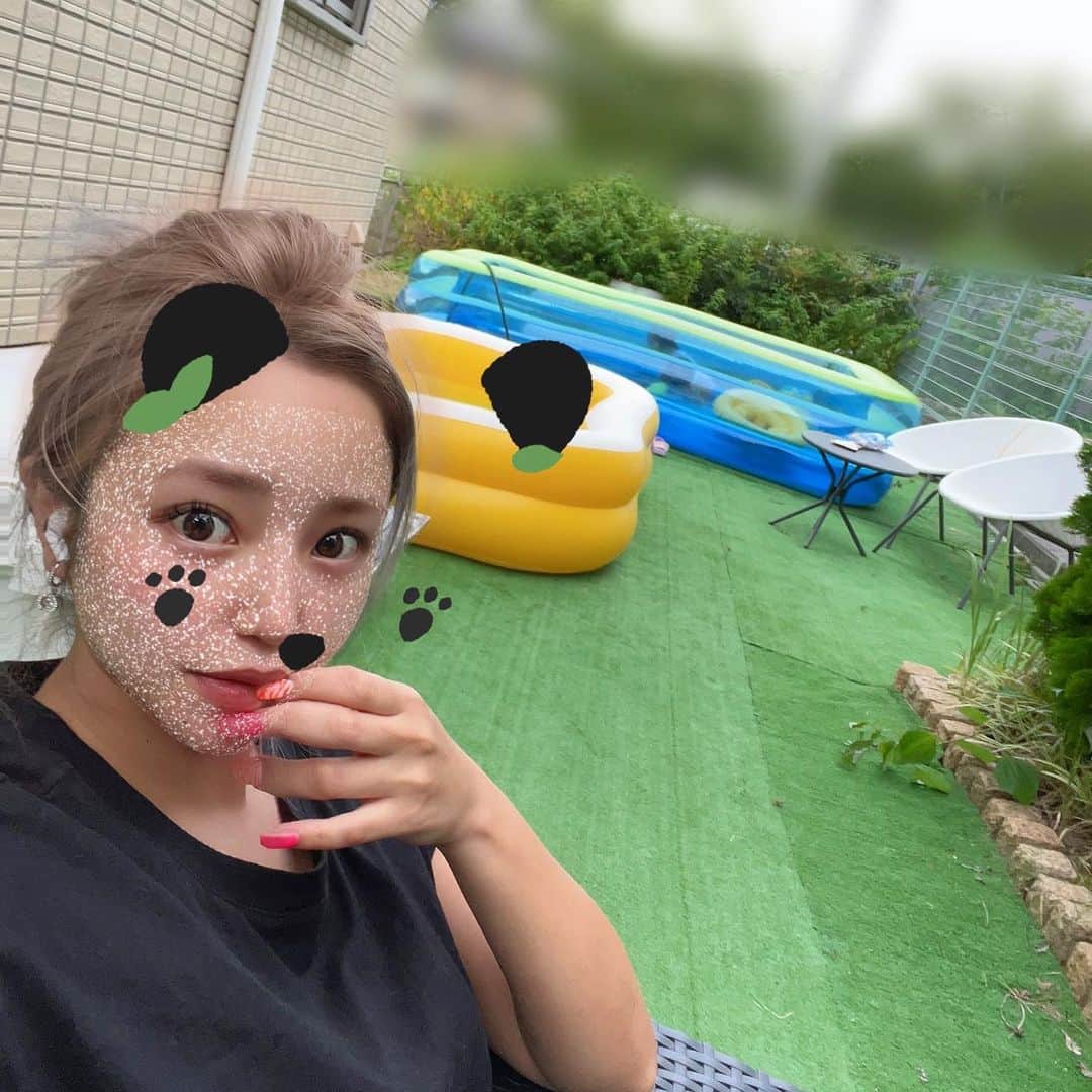 MII MAMAのインスタグラム：「. . . 夏ですね😎☀️プール三昧🏊‍♀️ ------------------------------------------ 🔎White Style mi mama 良かったらチャンネル登録お願いします🙇🏽‍♀️ #YouTube#ユーチューバー#主婦ユーチューバー#MIIMAMA#チャンネル登録お願いします#2児ママ#年子ママ#ギャルママ#ぎゃるまま#アラサーママ#アラサー#30代#30代ママ#ホワイトインテリア#モノトーンインテリア#シンプルな暮らし#収納#ホワイト収納#イチナナ#イチナナライバー#専属ライバー#主婦ライバー#17LIVE#主婦YouTuber#ママYouTuber#ママライバー#幼稚園ママ#小学生ママ」