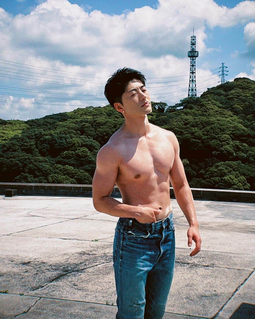 佐野玲於のインスタグラム：「@tarzanweb   違和感、、、笑  #tarzan」