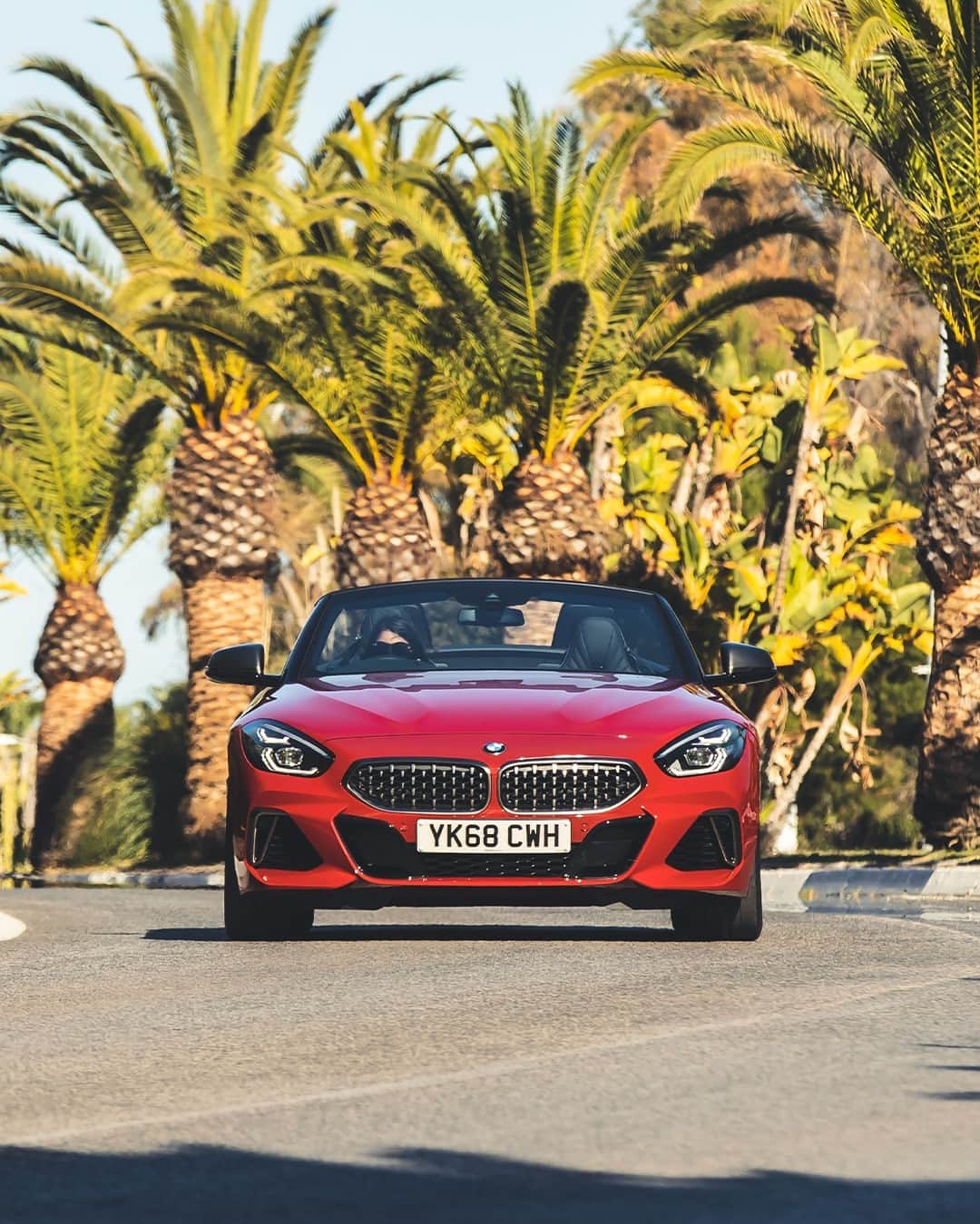 BMWさんのインスタグラム写真 - (BMWInstagram)「POV: The sun is out, you're on the open road, the roof is down, you can feel a light breeze, and you're driving the BMW Z4.   And that's on self-care 🧘‍♂️  The BMW Z4 M40i. #THEZ4 #BMW #Z4 __ BMW Z4 M40i: Combined fuel consumption: 8.1–7.9 l/100 km. Combined CO2 emissions: 184–179 g/km. All data according to WLTP. Further info: www.bmw.com/disclaimer」7月20日 21時38分 - bmw