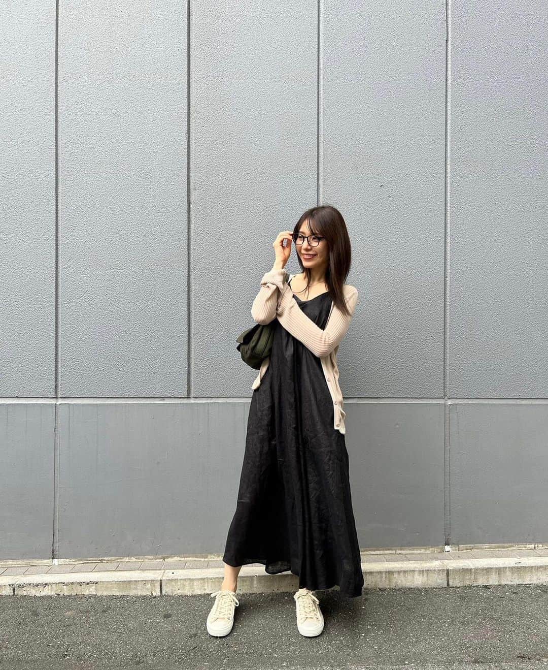 諸塚香奈実さんのインスタグラム写真 - (諸塚香奈実Instagram)「撮った写真見返したら全部右向いてた(わたしあるある)  お気に入りワンピと靴でお出かけした日 毎日真夏すぎますね💭」7月20日 21時43分 - moro_ciao