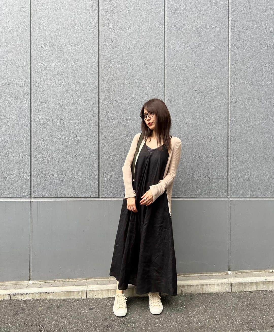 諸塚香奈実さんのインスタグラム写真 - (諸塚香奈実Instagram)「撮った写真見返したら全部右向いてた(わたしあるある)  お気に入りワンピと靴でお出かけした日 毎日真夏すぎますね💭」7月20日 21時43分 - moro_ciao