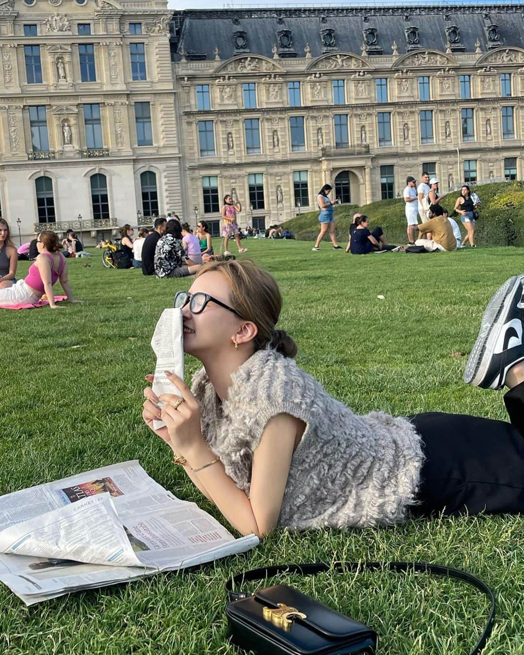 白倉あやさんのインスタグラム写真 - (白倉あやInstagram)「Tuileries gardenフランスのパリ 1 区にあるルーブル美術館とコンコルド広場の間にある公園🗞🌱✨」7月20日 21時54分 - shirakur_a
