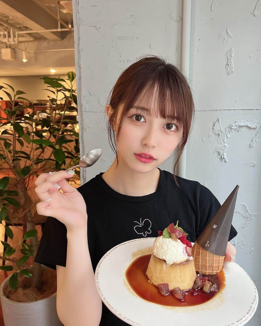 保科凜さんのインスタグラム写真 - (保科凜Instagram)「店内が広くて少し大人な感じがして好きだった🌿.∘  つーちゃんに妄想の話してた プリンも美味しかった〜  ・ ・   #idol  #jamscollection  #selfie  #like  #followme  #instagram  #cafe  #shinjuku  #pudding   #アイドル #ジャムズ #保科凜 #カフェ  #カフェ巡り  #新宿カフェ  #プリン巡り  #プリン好き」7月20日 21時54分 - tottoko_lin