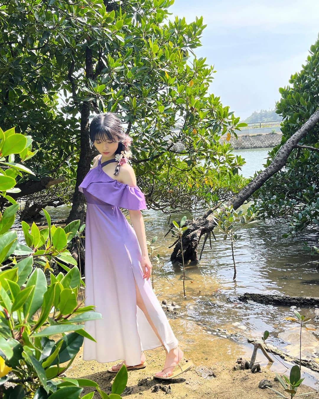 西田汐里さんのインスタグラム写真 - (西田汐里Instagram)「.  🔮💧🍒🕊️🩶🍊👗  何色の私が好きですか？😌  写真集｢ハタチノシオリ｣ サイン本予約受付中🌟  #beyooooonds #西田汐里  #ハタチノシオリ」7月20日 22時02分 - shiori_nishida.official