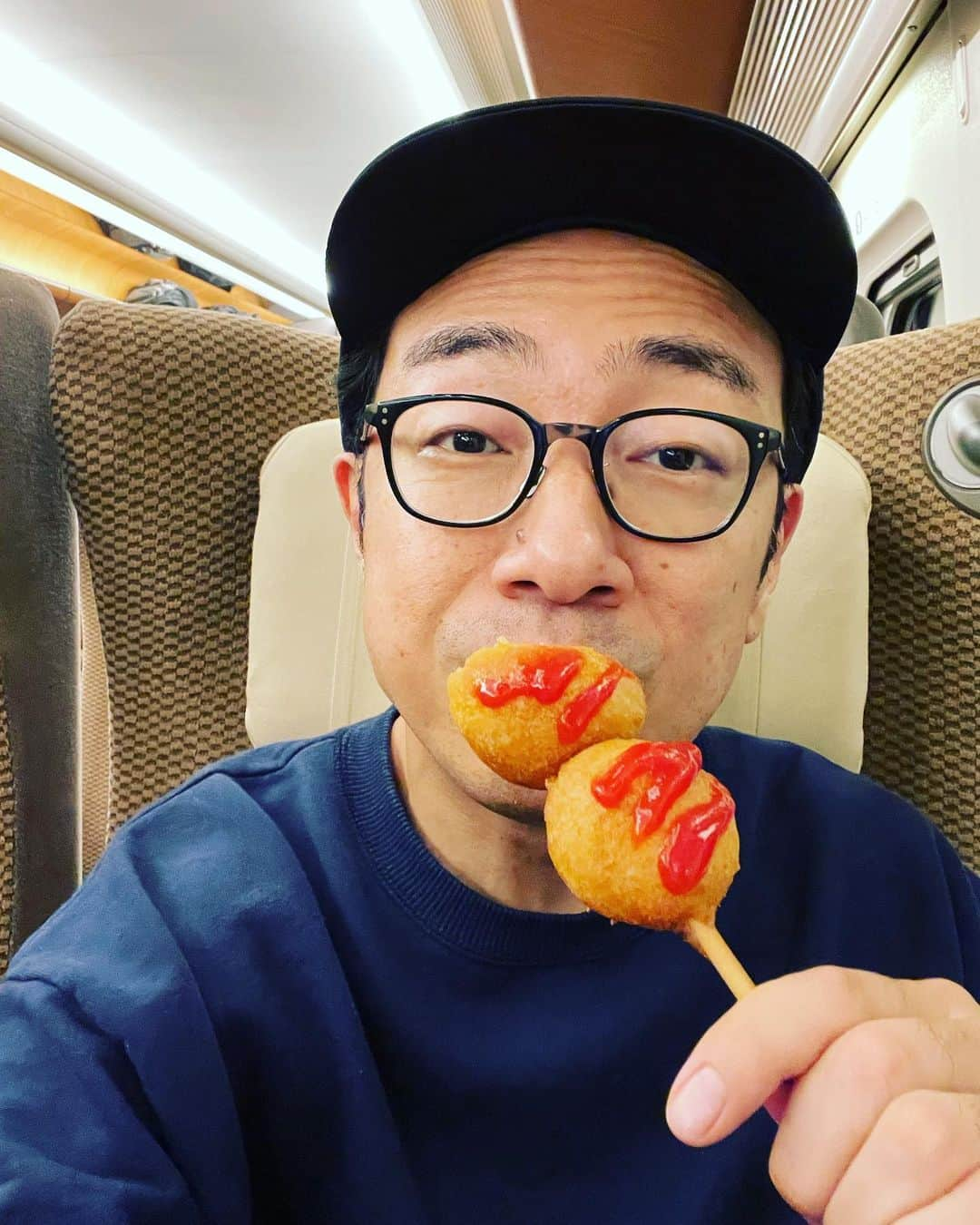 角田晃広さんのインスタグラム写真 - (角田晃広Instagram)「宮城公演終了！ 二日間、楽しくすごさせていただきました。東京へ帰ります。 ありがとうございました。  #東京03 #寄り添って割食って #次は大阪」7月20日 22時11分 - akihiro_kakuta