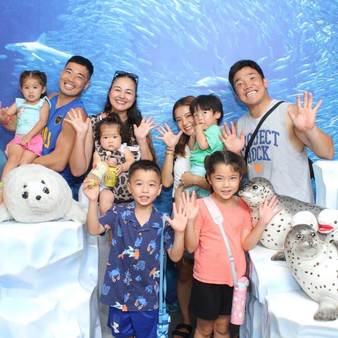 エリナ シルカのインスタグラム：「マリンワールド🐬🪼🦦🦭🐠🦈」