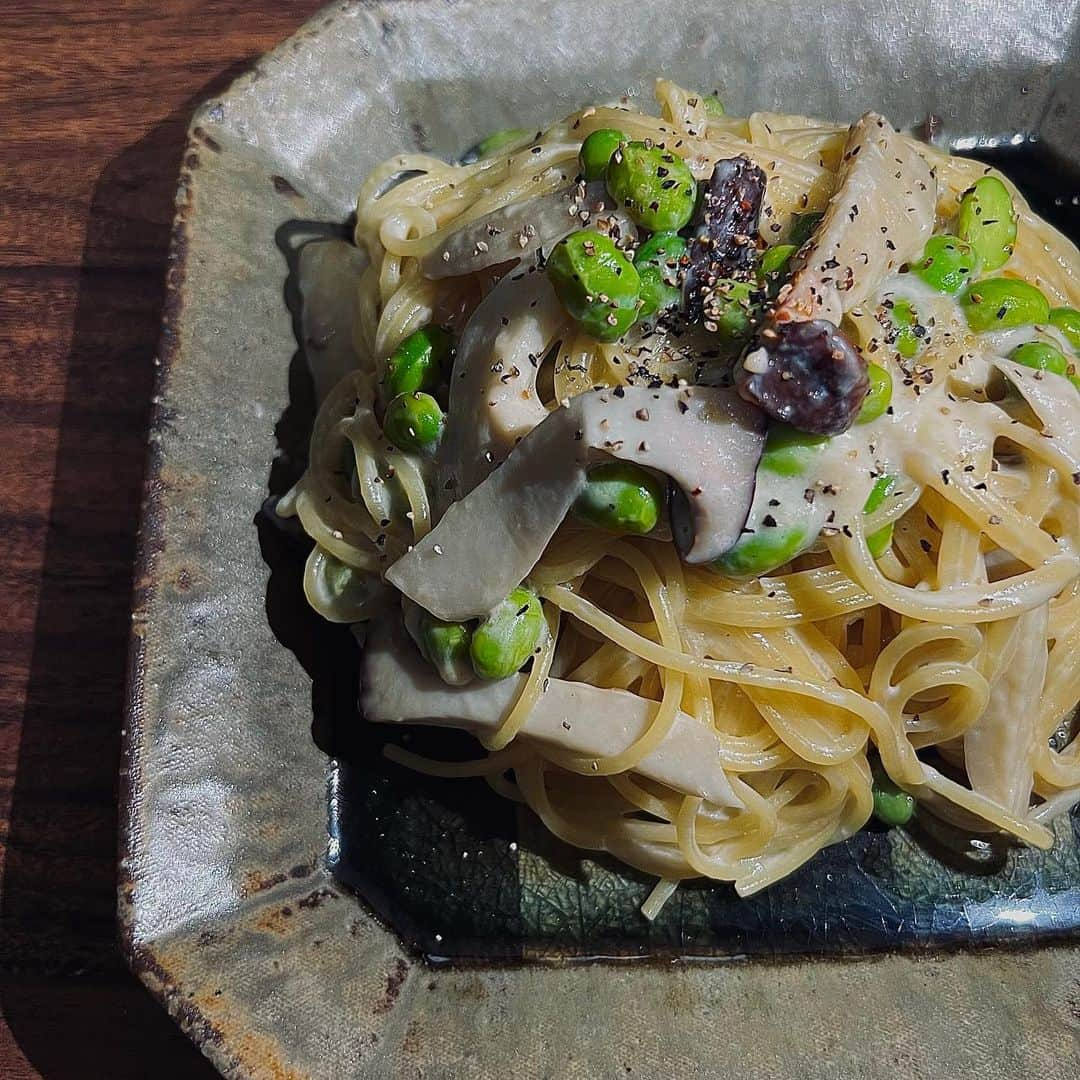 御堂耕平さんのインスタグラム写真 - (御堂耕平Instagram)「・ 枝豆とエリンギのパスタ ・ #pasta  #御堂の飯」7月20日 22時24分 - kohe_mido