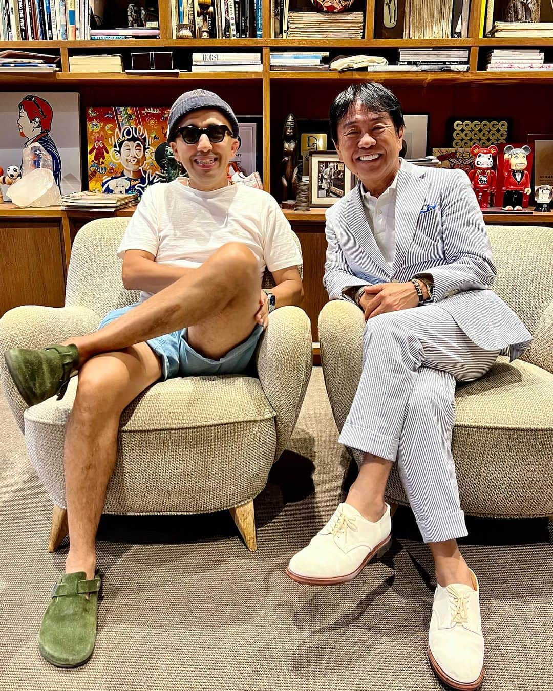 のインスタグラム：「フランス人実業家ラムダン•トゥアミと雑誌対談😊✨ 1803年創業の美容ブランド（ビュリー）を再興させLVMHに売却した稀代の起業家でありクリエイター❣️ BEAMSが大好きなラムダン…話しに花が咲き遥かに時間オーバーでした‼️ @ramdanetouhami  @officine_universelle_buly @popeye_magazine_official」