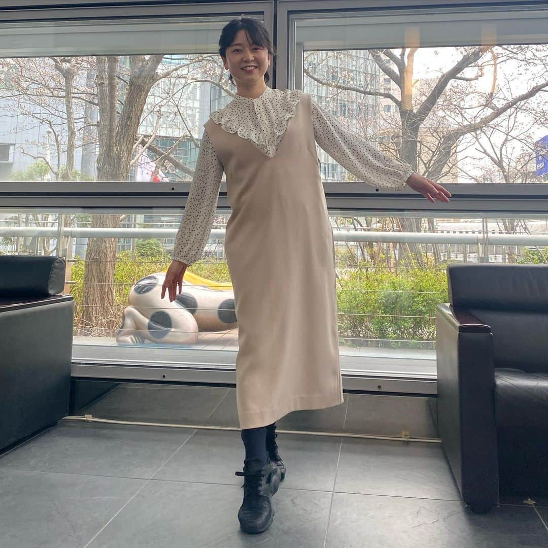 宮崎由衣子さんのインスタグラム写真 - (宮崎由衣子Instagram)「2023.3.21(火) #日本テレビ 「  #バゲット 」 @baguette_ntv  #衣装  @ropepicnic_official さま  ★ #コーディネート　→　#スタイリスト　さま ★ #ヘアアレンジ　→　#日テレ　#ヘアメイク　さま  #気象予報士  #お天気キャスター #153cm  #低身長コーデ　　　 #今日の服　#今日のコーデ　#大人コーデ #今日の衣装　#テレビ衣装　#衣装提供 #ミディアムヘア  #ミディアムヘアアレンジ #くせ毛　 　 #japanese #ootd #weatheranchor  #기상캐스터　#氣象主播  超時間差投稿失礼しました💦」7月20日 13時53分 - wm_yuitea