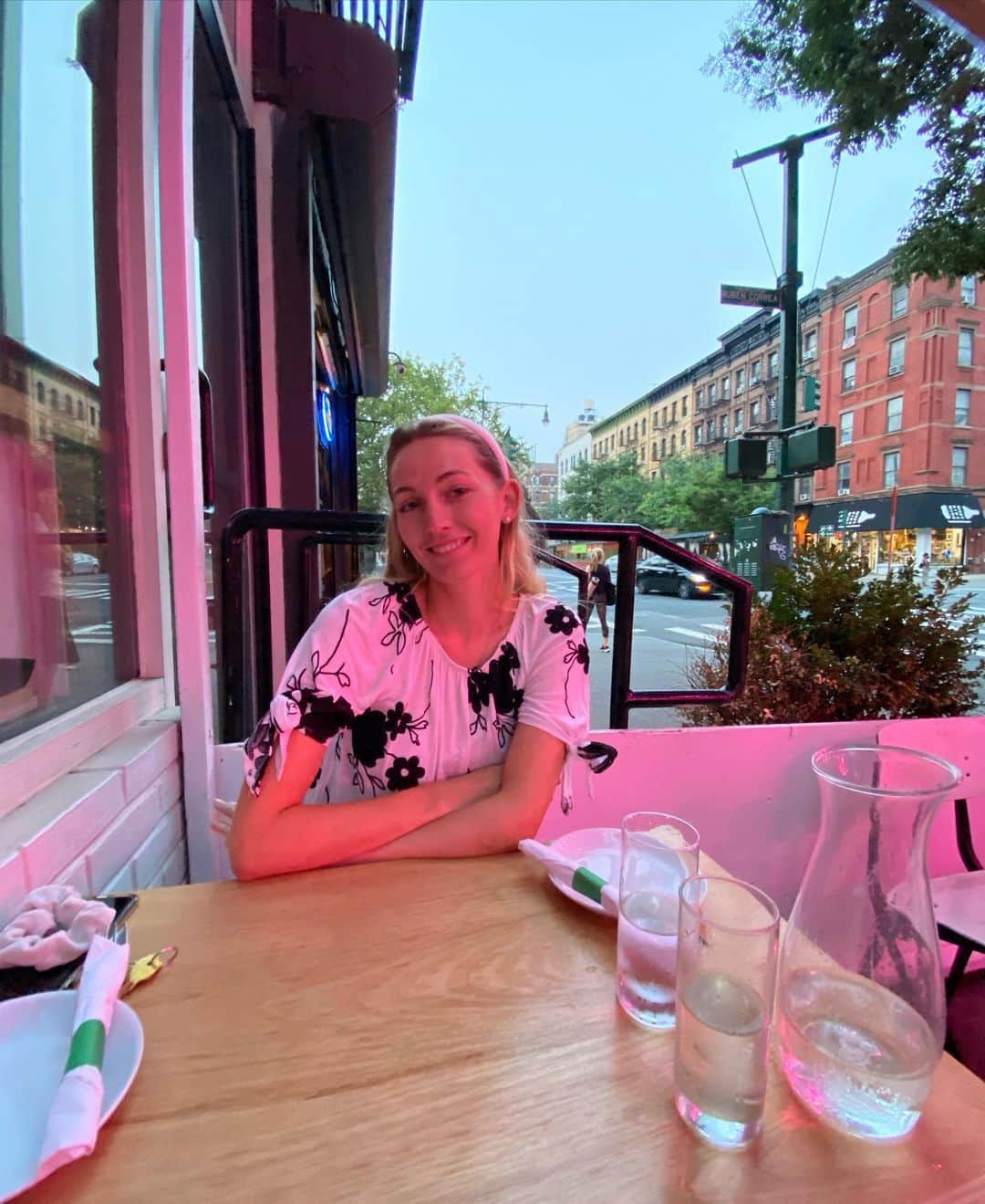 ジェニー・ガースさんのインスタグラム写真 - (ジェニー・ガースInstagram)「If I’m being honest, having my @lucabellabella live across the country feels like someone is ripping my heart apart.  It’s knowing she’s safe and grounded and happy, those are the only thoughts that ease that pain.  Lu, my time with you is on the top of my gratitude list today and everyday🧚🎀💕👯‍♀️ #grateful #emptynest #almostemptynest #motherhood #love #iykyk 1st pic: Thank you  @gabrielsnyc for always making me feel so welcome🏡💕 2nd: @gabeaiello Look what you guys made!  3rd: Nothing better than being in the kitchen with you  4th: Remember the time you ate beef?🤢 5th: Just like when you were young, you love to entertain me. I always give you a 🔟!  6th: Dressed in @loveshackfancy for a special night🎀 7th: I’m always with you❤️ 8th: I hate goodbyes😥」7月20日 14時01分 - jenniegarth