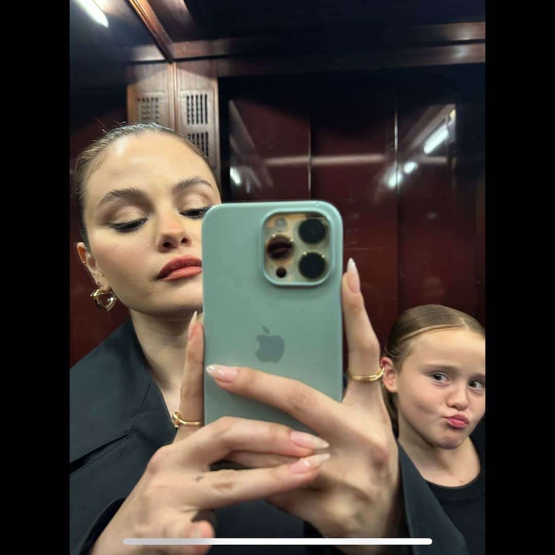 セレーナ・ゴメスのインスタグラム：「I love my little me -she’s cooler than I’ll ever be」