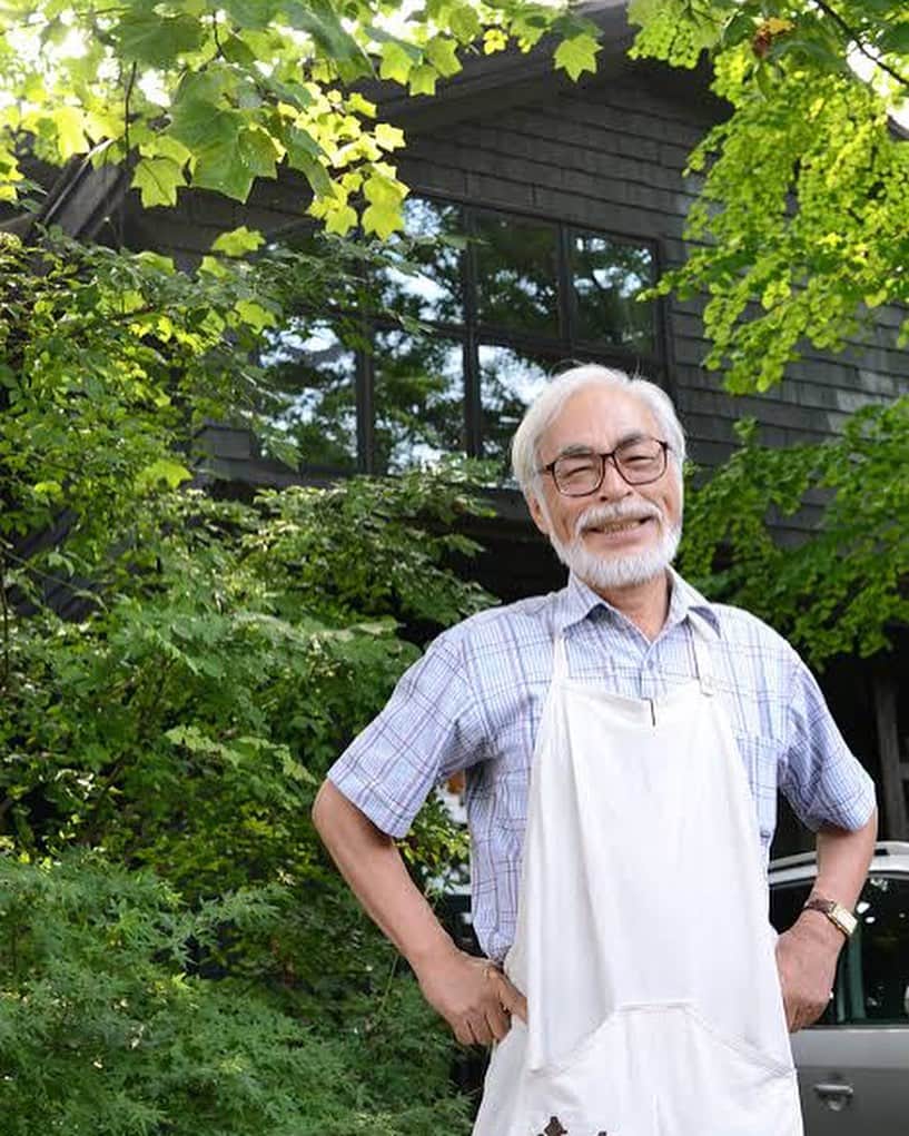 村上隆のインスタグラム：「And, although this would be difficult to understand unless you know Japanese kanji because this is such a minor detail, for this film, Hayao-san changed the kanji in his surname. Until now, he had used one type of kanji for “zaki” in his surname, Miyazaki, but this time he has changed it to a slightly different one. This is truly a magnificent rebirth of a new Hayao Miyazaki! Katsushika Hokusai, the world's most famous printmaker, is said to have changed his name 30 times, so Hayao-san may continue to change his name in the future.  So this was a superlative experience of a work of art where I could thoroughly enjoy the internal workings of the brain of Hayao-san the artist.  Rather than to a movie fan, I would strongly recommend this film to anyone who likes going to museums.  🙇‍♂️ This is the 3rd post. This is the end.」