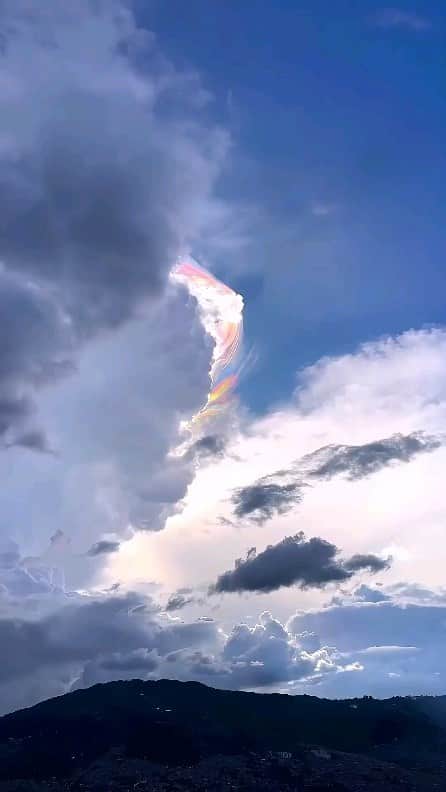 Padgramのインスタグラム：「Rainbow in the clouds ✨☁️  Nature is perfect ✨😊 • • • Credits 🎥@girlchill_sunset  #pgdaily #pgstar#pgcounty #planetgo#planet #planetearth #amazing #awesome #nature #cloud #clouds #cloudlovers ##cloudpainting #rainbow #rainbows #sky #skycolors #skylover #skylovers #skypainters」