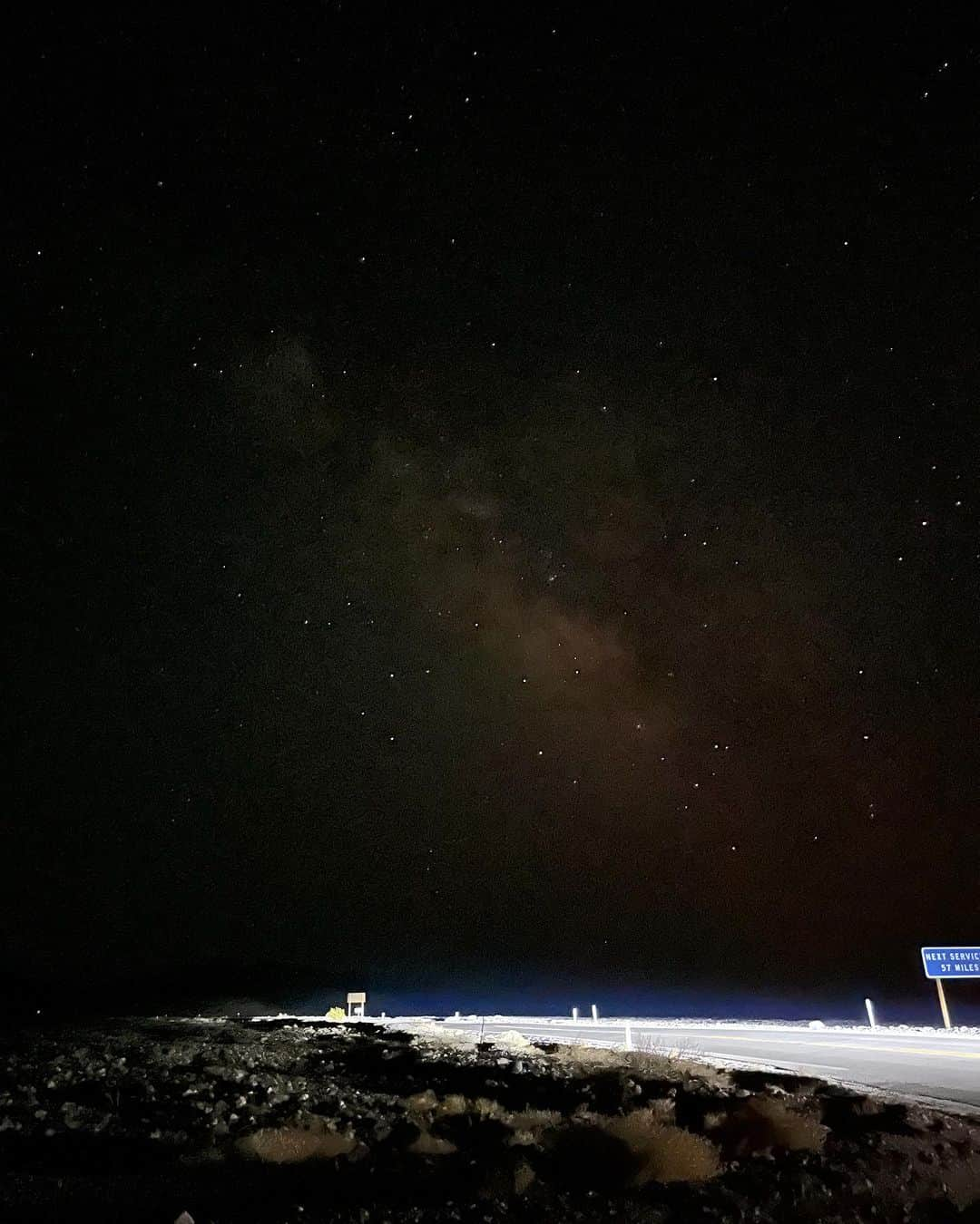 タック・ワトキンスさんのインスタグラム写真 - (タック・ワトキンスInstagram)「I told my kids that using my iPhone to photograph the stars was pointless right before they snapped pictures of the Milky Way. 😳 Death Valley @10pm. #NoFilter」7月20日 14時27分 - tucwatkins