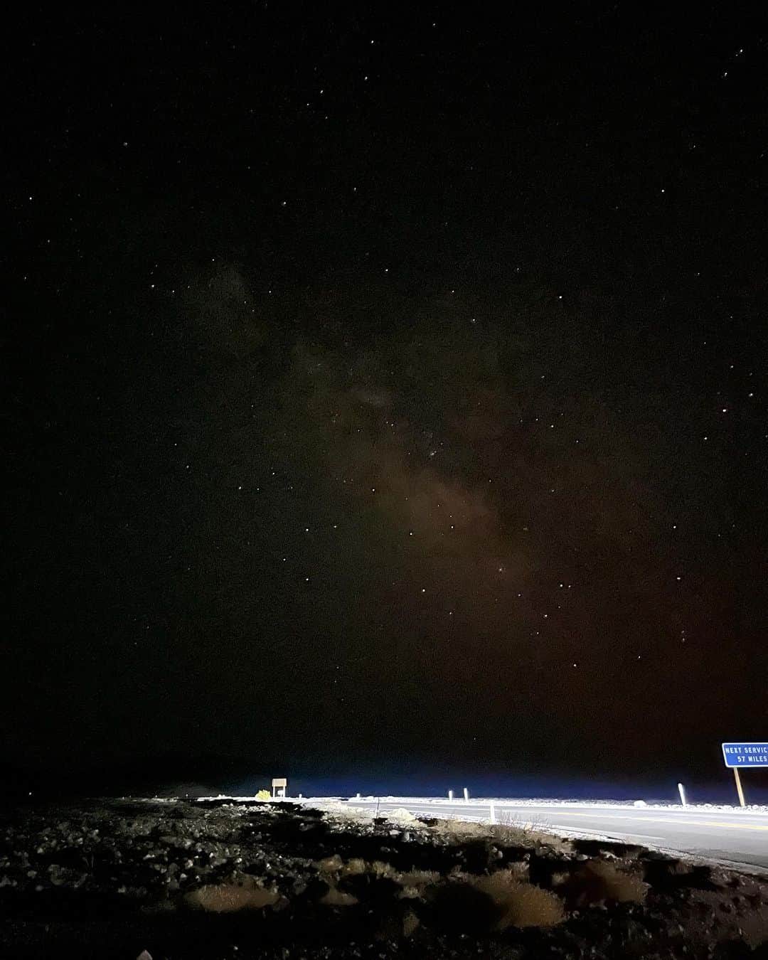 タック・ワトキンスのインスタグラム：「I told my kids that using my iPhone to photograph the stars was pointless right before they snapped pictures of the Milky Way. 😳 Death Valley @10pm. #NoFilter」