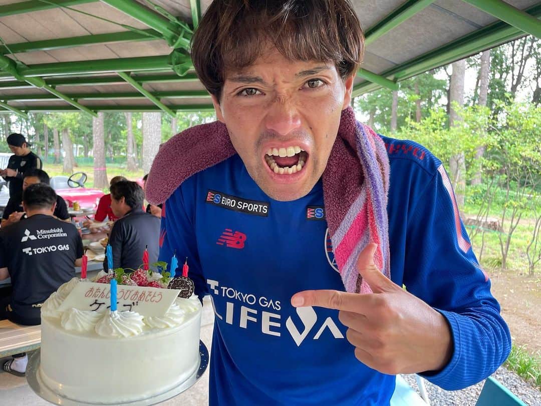 FC東京オフィシャルグッズさんのインスタグラム写真 - (FC東京オフィシャルグッズInstagram)「🔵🔴🎉 ケイゴ、おめでとう🙌😆🎊  @fctokyoofficial  #東慶悟 #FC東京 #fctokyo #tokyo」7月20日 14時40分 - fctokyoofficial