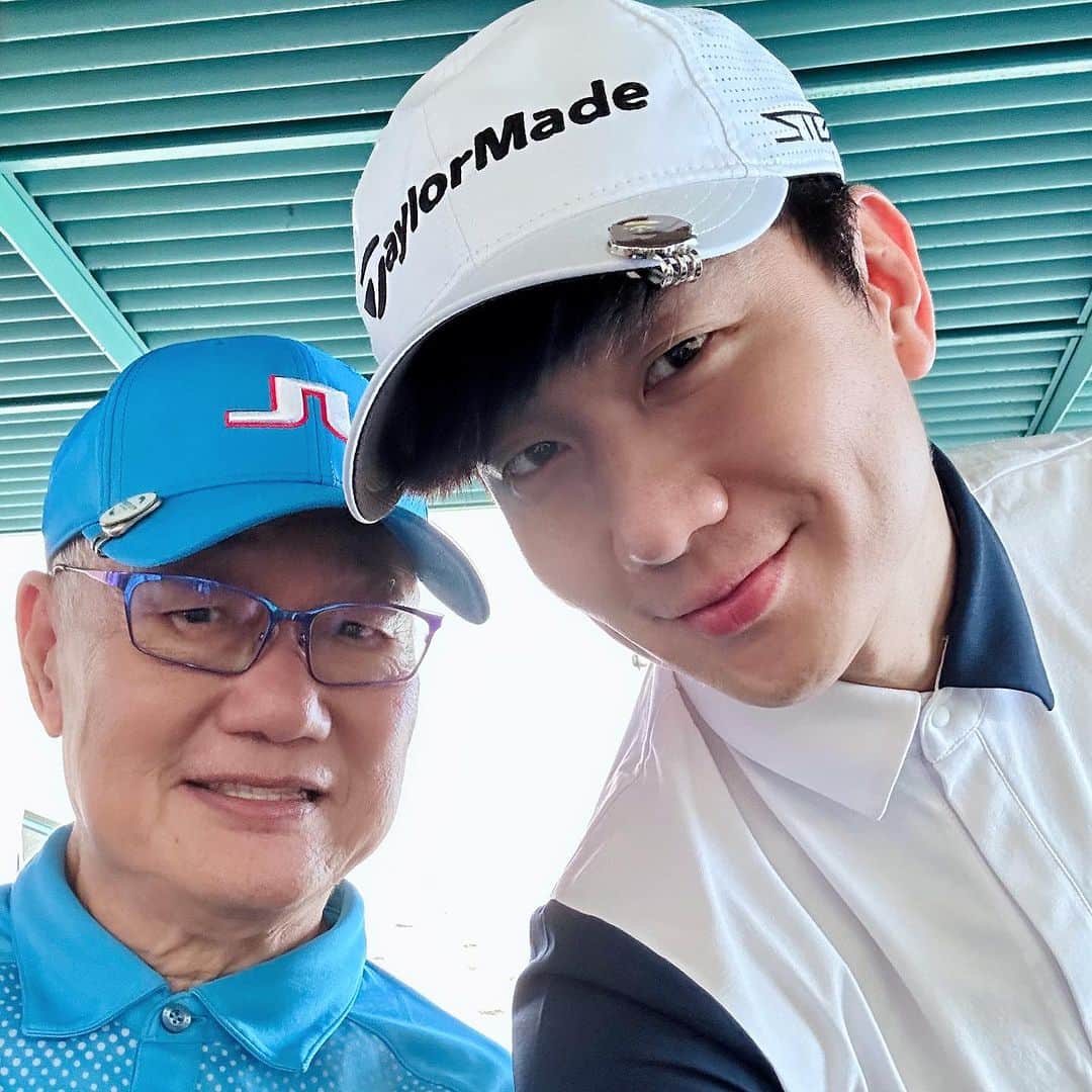 林俊傑のインスタグラム：「Golf buddies!」