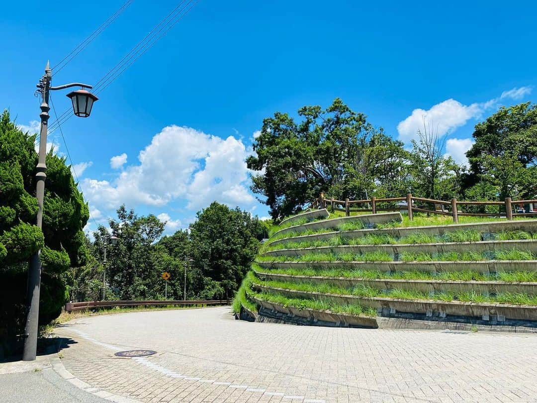 祥吉さんのインスタグラム写真 - (祥吉Instagram)「梅雨明け 近畿地方も梅雨が明けて すっかり夏空です  皆さま 熱中症対策をしっかりとして夏を楽しんでください  #梅雨明け #空 #雲 #夏空 #瀬戸内海 #海」7月20日 15時36分 - akoshokichi