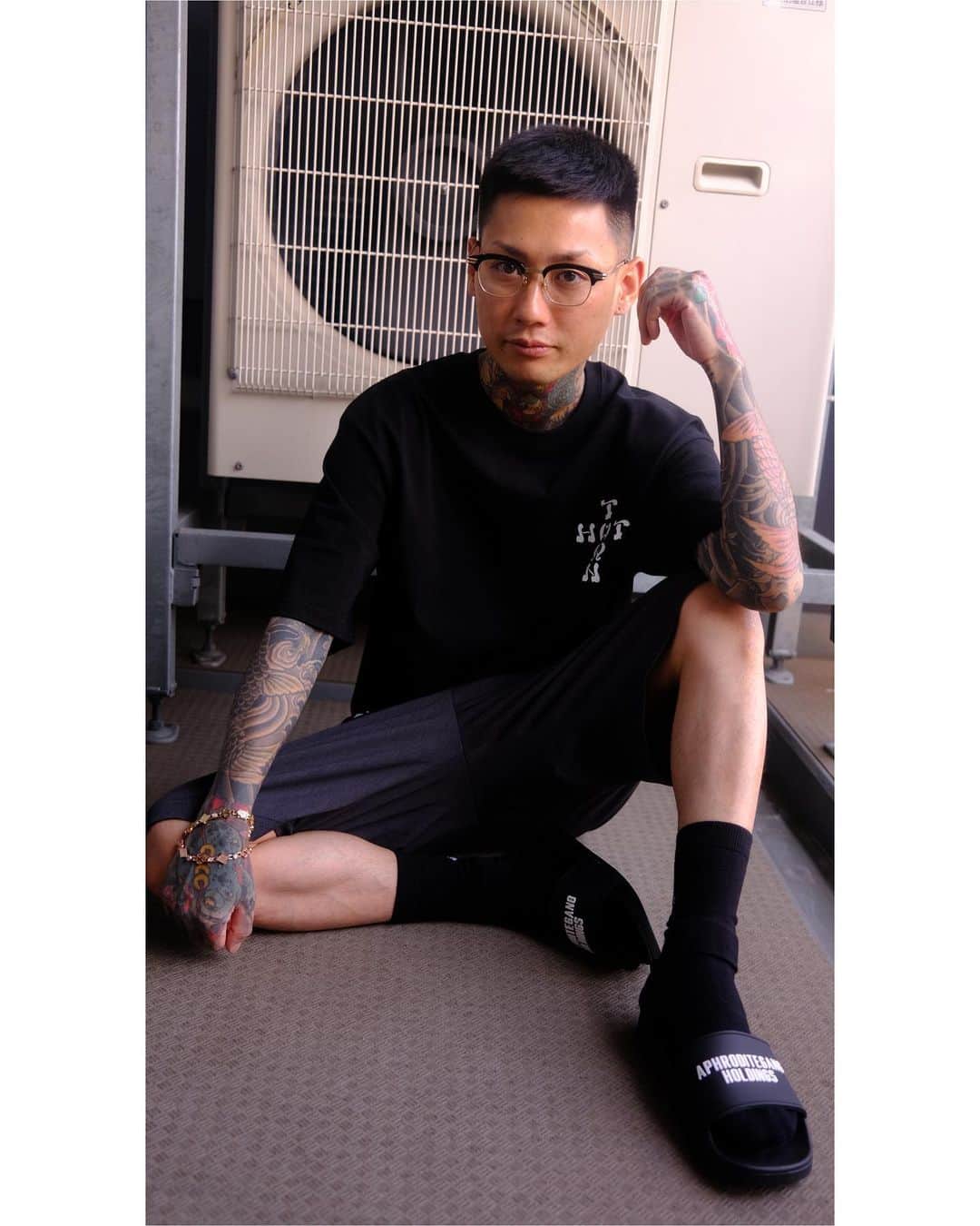DELTA9KIDさんのインスタグラム写真 - (DELTA9KIDInstagram)「室外機の前にて。  @budspoolallday」7月20日 15時39分 - delta9kid